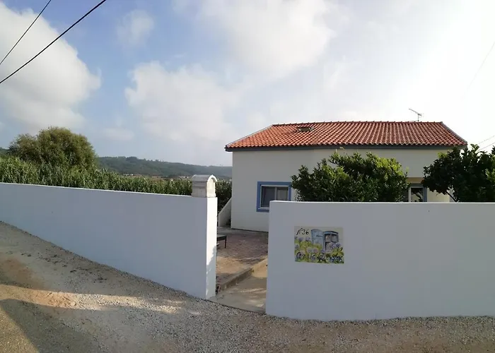 Alojamento de Acomodação e Pequeno-almoço Casinha D'alice Et Serge 3*